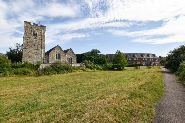 Images for High Street, Wouldham EAID:BLUEBELL BID:1