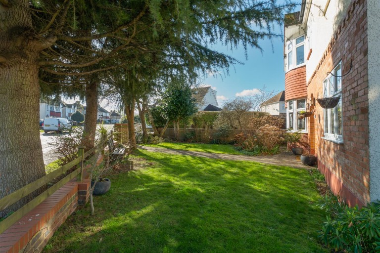 Images for Holtye Crescent, Maidstone EAID:BLUEBELL BID:1
