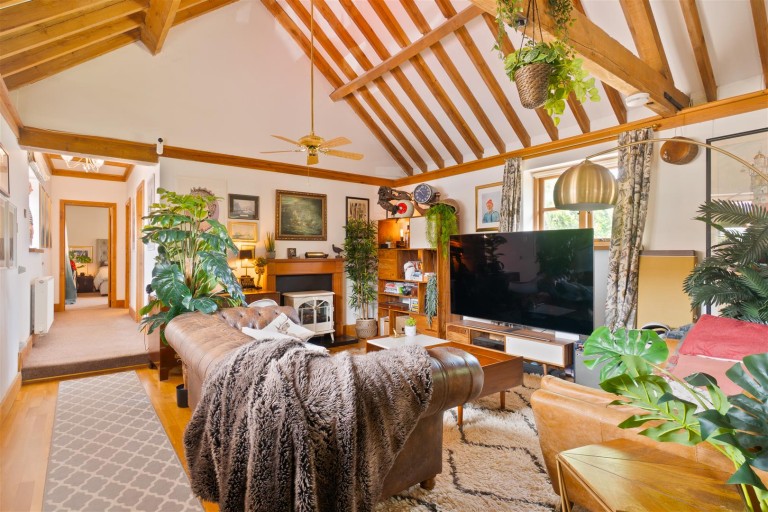Images for East Barn, Great Cossington Farm, Aylesford EAID:BLUEBELL BID:1