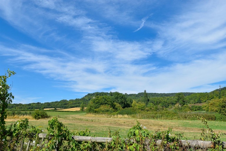 Images for East Barn, Great Cossington Farm, Aylesford EAID:BLUEBELL BID:1