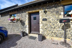 Images for East Barn, Great Cossington Farm, Aylesford