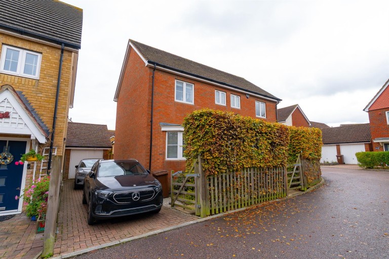 Images for The Fields, Hoo EAID:BLUEBELL BID:1