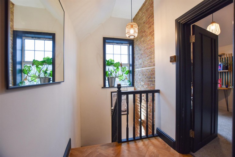 Images for Maidstone Road, Wateringbury EAID:BLUEBELL BID:1