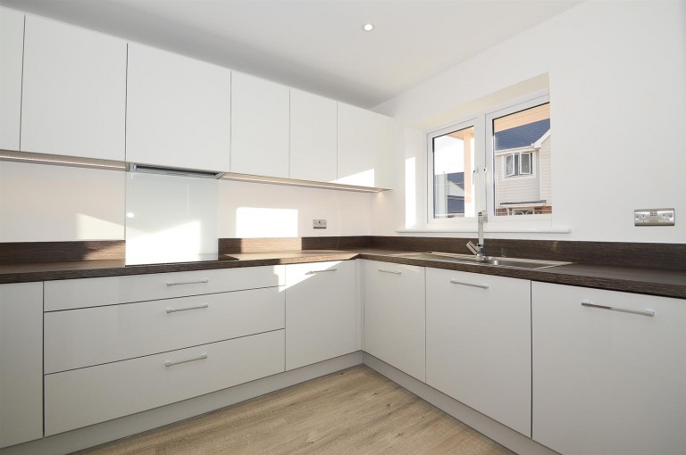 Images for Amisse Drive, Holborough Lakes EAID:BLUEBELL BID:1