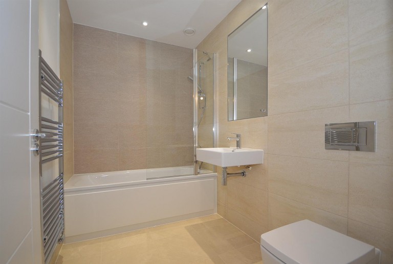 Images for Amisse Drive, Holborough Lakes EAID:BLUEBELL BID:1