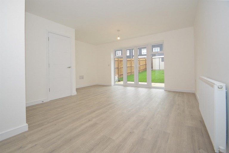 Images for Amisse Drive, Holborough Lakes EAID:BLUEBELL BID:1