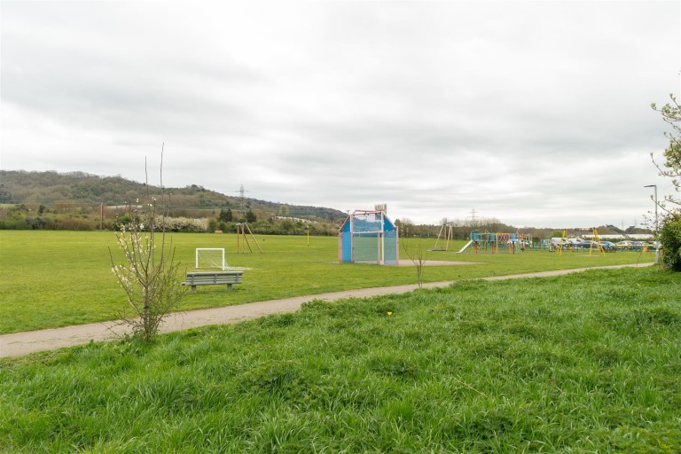 Images for High Street, Wouldham EAID:BLUEBELL BID:1