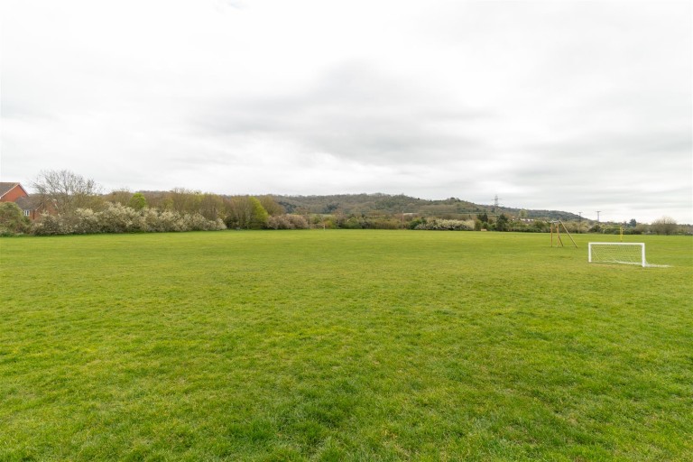 Images for High Street, Wouldham EAID:BLUEBELL BID:1