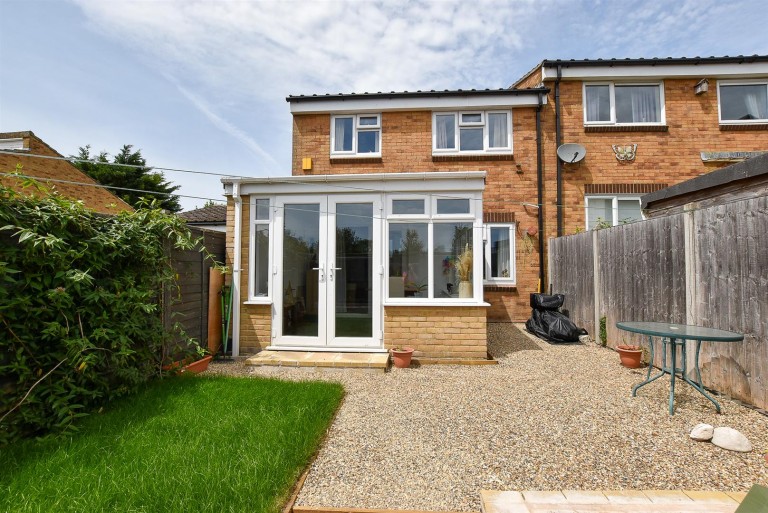 Images for Brisleys Row, Burham EAID:BLUEBELL BID:1