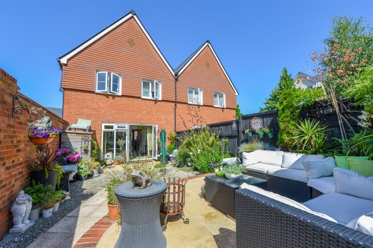 Images for Village Road, Wouldham, Rochester EAID:BLUEBELL BID:1